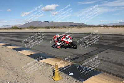 media/Nov-16-2025-Race Pace (Sun) [[8c5fa54630]]/Non Verified Riders (1st 20 Minutes)/3-Turn 3 Inside (11am)/